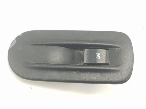 Used Right front window switch Right front window switch RENAULT MASTER II Van (FD) [1997-2013] 9841044 9841044
