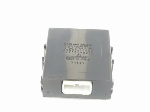 Used Electronic module Electronic module TOYOTA LAND CRUISER 90 (_J9_) 3.0 D-4D 4WD (KDJ90_, KDJ95_, KDJ90W, KDJ95W) (163 hp) 33694475 33694475