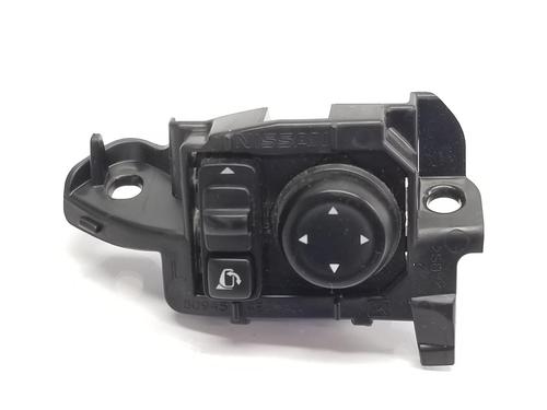 Used Mirror switch NISSAN QASHQAI II SUV (J11, J11_) 1.5 dCi (110 hp) 13389002