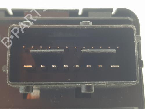 Left front window switch PEUGEOT 3008 II SUV (MC_, MR_, MJ_, M4_) 1.6 BlueHDi 120 | BP29716879I27 