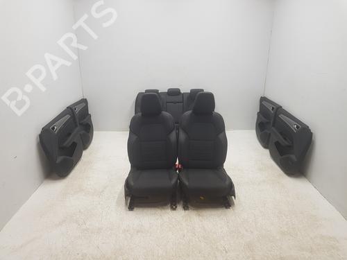Sæde sæt Sæde sæt RENAULT ARKANA I (LCM_, LDN_) 1.3 TCe 140 (LDN0) (140 hp) 35737592 35737592