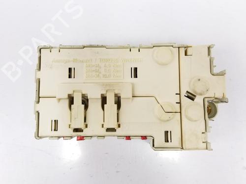 Fuse box BMW 5 (E39) 523 i (170 hp) 11732719