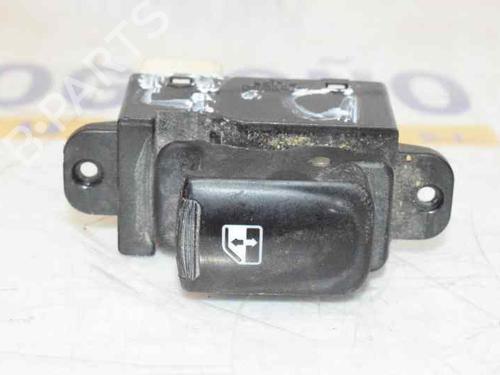Used Right front window switch HYUNDAI ACCENT III Saloon (MC) 1.4 GL (97 hp) 1362552