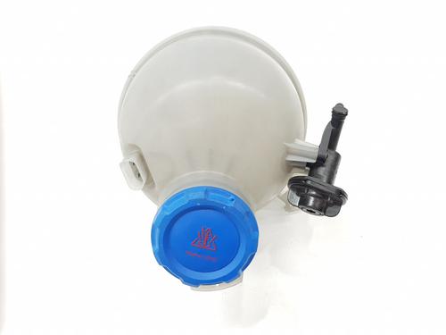 expansion-tank-porsche-macan-xab-2024-37071846 main image