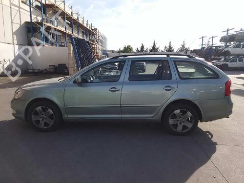 Feu de brouillard avant gauche SKODA OCTAVIA II Combi (1Z5) 1.9 TDI 4x4 | BP794855C30 