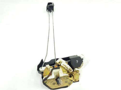 Używane Zamek drzwi tylnych lewych MITSUBISHI PAJERO III (V7_W, V6_W) 3.2 Di-D (V68W, V78W) (165 hp) 31042051