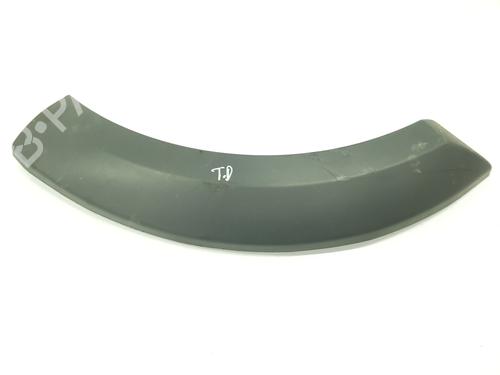 Used Rear right wheel arch trim LAND ROVER DISCOVERY III (L319) 2.7 TD 4x4 (190 hp) 8049639