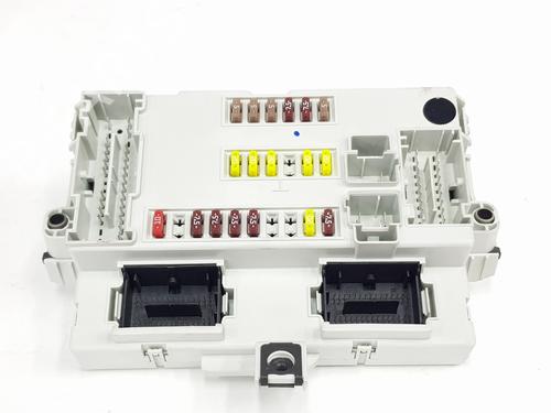 Used Fuse box FIAT 500L (351_, 352_) 1.6 D Multijet (199LYD1B) (105 hp) 29183798