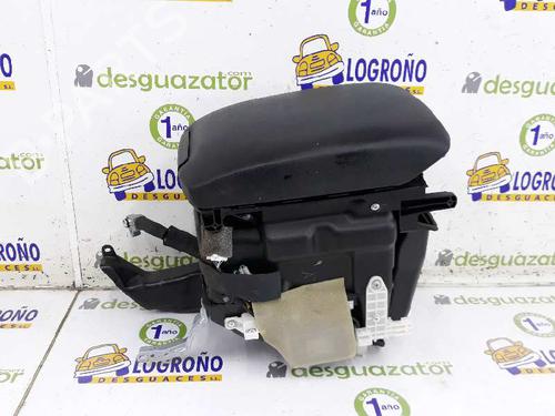 Used Armrest / Center console TOYOTA LAND CRUISER PRADO (_J15_) 3.0 D-4D (KDJ155_, KDJ150_, KDJ150R, KDJ155R) (190 hp) 7895574