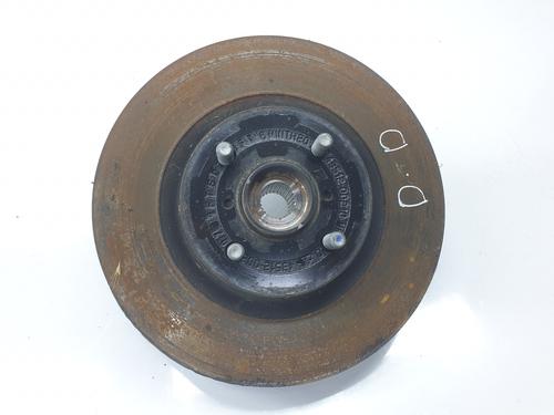 Used Left front steering knuckle TOYOTA YARIS (_P13_) 1.5 (NSP131_) (112 hp) 21595873