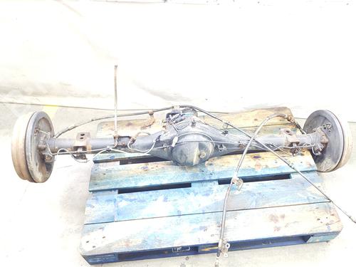 Used Rear axle TOYOTA HILUX VII Pickup (_N1_, _N2_, _N3_) 2.5 D-4D 4WD (KUN25) (144 hp) 31975281