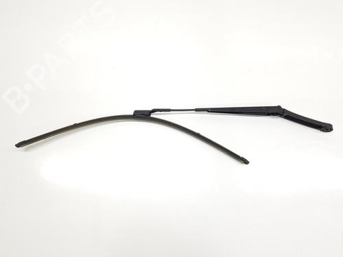 Used Front windshield wiper arm SEAT ARONA (KJ7, KJP) [2017-2026]  31589560