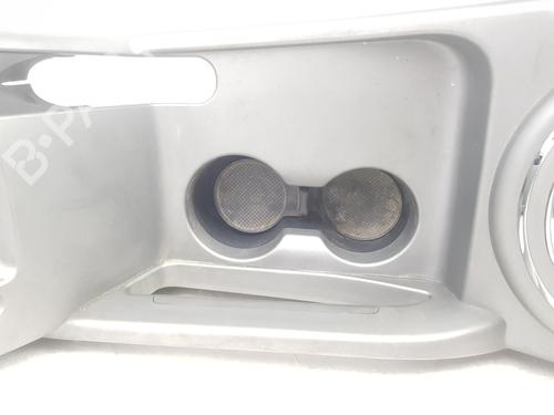 Armrest / Center console KIA SPORTAGE III (SL) 2.0 CRDi AWD | BP9645315I20 