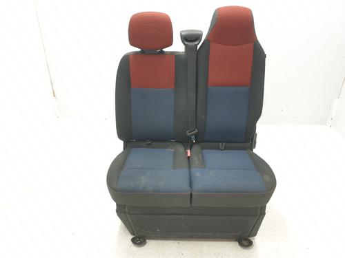 Used Right front seat RENAULT MASTER III Van (FV) 2.3 dCi 100 FWD (FV0A, FV0B, FV0G, FV0K, FV0H) (101 hp) 24661441
