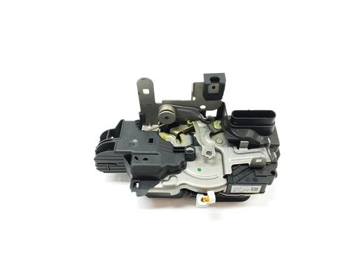 Used Front left lock VOLVO V40 Hatchback (525) D2 (120 hp) 17428502