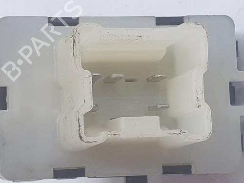 Right front window switch DACIA SANDERO III 1.0 TCe 90 | BP36186178I26 - Image 4