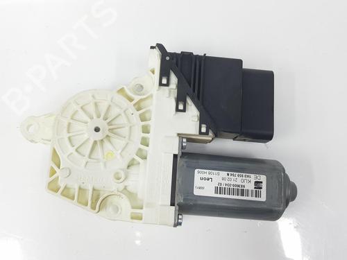 Right rear window motor SEAT LEON (1P1) 1.9 TDI | BP10754667E22 