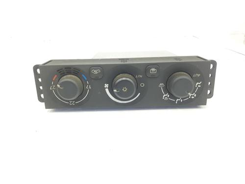 Used Climate control MITSUBISHI PAJERO III (V7_W, V6_W) 3.2 Di-D (V68W, V78W) (165 hp) 9723968