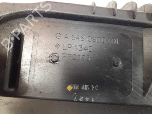 Air filter box MERCEDES-BENZ E-CLASS (W211) E 220 CDI (211.006) | BP14069130M87 