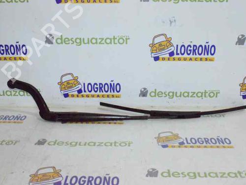 Used Front windshield wiper arm LAND ROVER RANGE ROVER SPORT I (L320) 2.7 D 4x4 (190 hp) 3657410