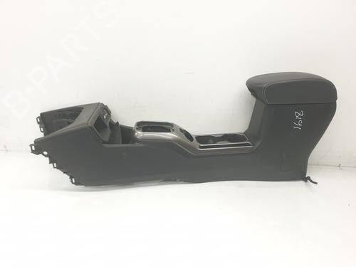 Used Armrest / Center console JEEP RENEGADE SUV (BU, B1, BV) 1.3 T-GDi (150 hp) 23537921