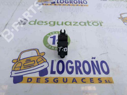 Used Right rear window switch Right rear window switch NISSAN NAVARA NP300 (D40) 2.5 dCi 4WD (171 hp) 4242521 4242521