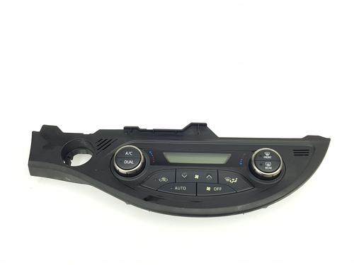 Used Climate control TOYOTA YARIS (_P13_) 1.5 Hybrid (NHP130_) (101 hp) 24801916