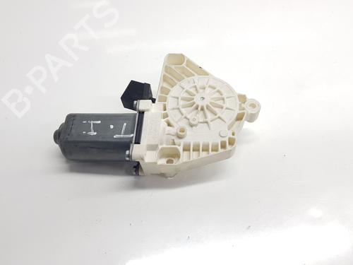 Used Left rear window motor MERCEDES-BENZ S-CLASS (W221, V221) S 500 (221.071, 221.171) (388 hp) 20492406