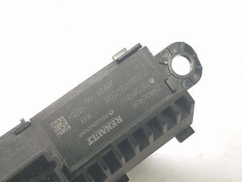 Headlight switch RENAULT TRAFIC III Van (FG_) 2.0 dCi 110 (FGMW) | BP17683469I24 