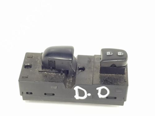 Used Right front window switch NISSAN JUKE (F15) [2010-2019]  31132897