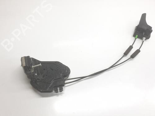 rear-right-lock-toyota-hilux-viii-pickup-_n1_-2015-30706652 main image