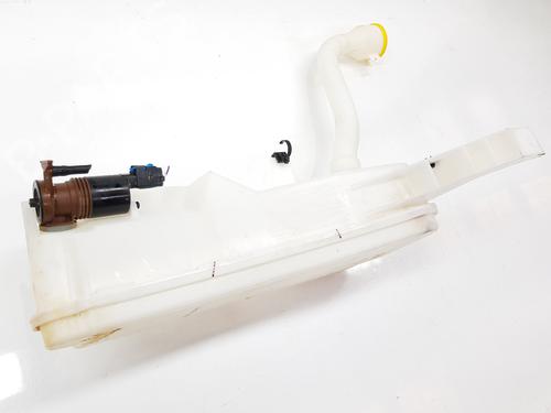 windscreen-washer-tank-renault-arkana-i-lcm_-ldn_-2019-33861425 main image