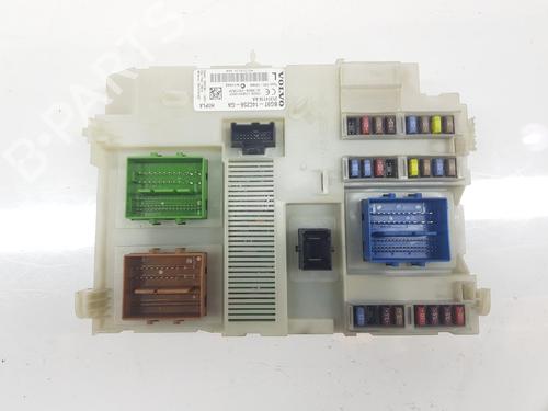 Used Fuse box VOLVO XC60 I SUV (156) 2.4 D / D3 / D4 AWD (163 hp) 8635681
