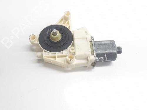 Rudehejsemotor bagstkærm højre MERCEDES-BENZ C-CLASS (W204) [2007-2015]  27178243