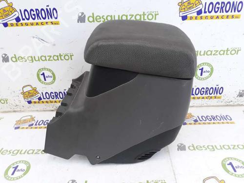 Used Armrest / Center console MITSUBISHI PAJERO III (V7_W, V6_W) 3.2 Di-D (V68W, V78W) (165 hp) 7892555