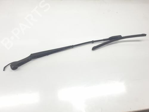 Used Front windshield wiper arm OPEL ASTRA L Sports Tourer (O5) 1.2 (FRHNPJ) (110 hp) 24243508