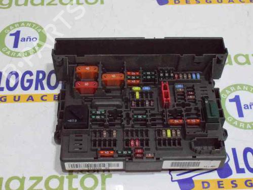 Used Fuse box BMW 3 (E90) 320 d (177 hp) 898675