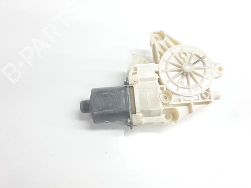 right-front-window-motor-mercedes-benz-c-class-t-model-s204-2007-2008-2009-2010-2011-2012-2013-2014-33215244 main image