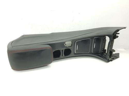 Armrest / Center console MERCEDES-BENZ GLA-CLASS (X156) GLA 180 (156.942) | BP22408062I20 