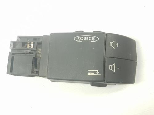 Used Steering wheel controls RENAULT MASTER II Van (FD) 3.0 dCi 140 (HD0S, FD0S, HD1S) (136 hp) 9855287