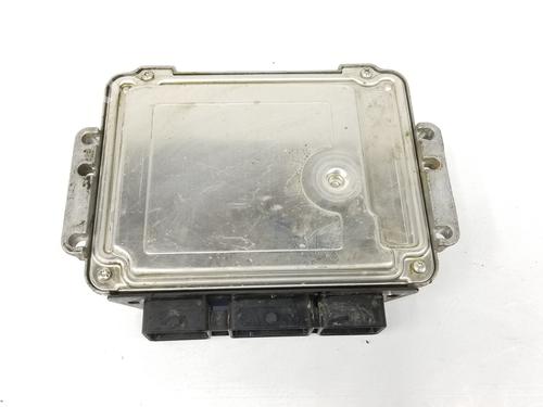 Used Engine control unit (ECU) RENAULT SCÉNIC II (JM0/1_) 1.9 dCi (JM0G, JM12, JM1G, JM2C) (120 hp) 9499696