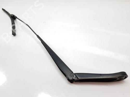 Used Front windshield wiper arm JAGUAR XE (X760) 2.0 D (180 hp) 17807719