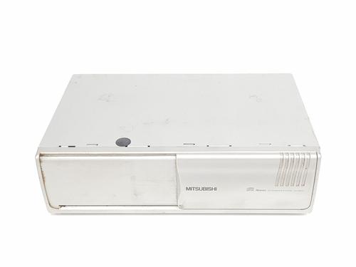 Radio MITSUBISHI PAJERO III (V7_W, V6_W) 3.2 Di-D (V68W, V78W) (165 hp) 31042118