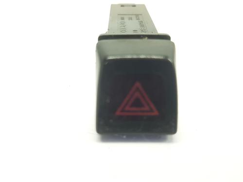 Used Warning switch VOLVO XC60 I SUV (156) 2.4 D / D3 / D4 AWD (163 hp) 8635759