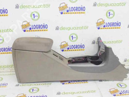 Used Armrest / Center console TOYOTA RAV 4 III (_A3_) 2.2 D 4WD (ALA30_, ALA30R) (136 hp) 10258434