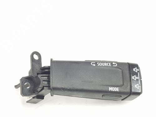 Used Steering wheel controls Steering wheel controls 37471831 37471831