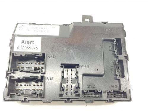 Used Fuse box FORD TOURNEO COURIER B460 MPV 1.0 EcoBoost (100 hp) 13102285
