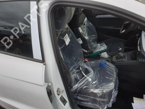 Right front window switch SEAT IBIZA V (KJ1, KJG) 1.0 TGI | BP13638777I26 
