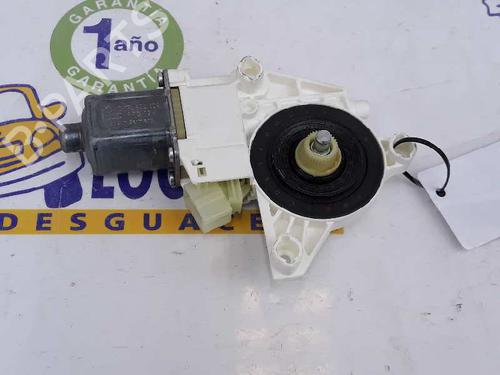 Used Right rear window motor MERCEDES-BENZ C-CLASS (W204) C 200 CDI (204.007, 204.006) (136 hp) 3388414