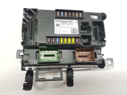 Used Fuse box FIAT DUCATO Van (250_) 140 Multijet 2,2 D (140 hp) 31805771